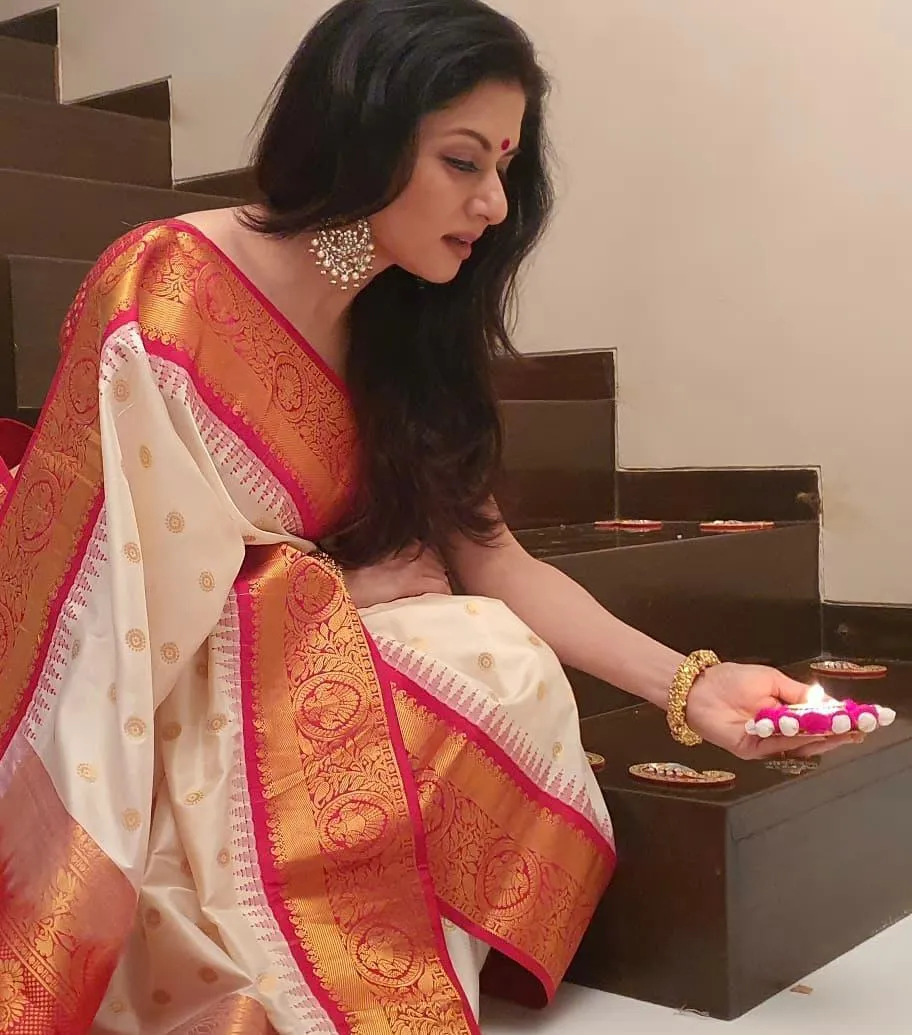 Admirable Beige Soft Banarasi Silk Saree With Unique Blouse Piece