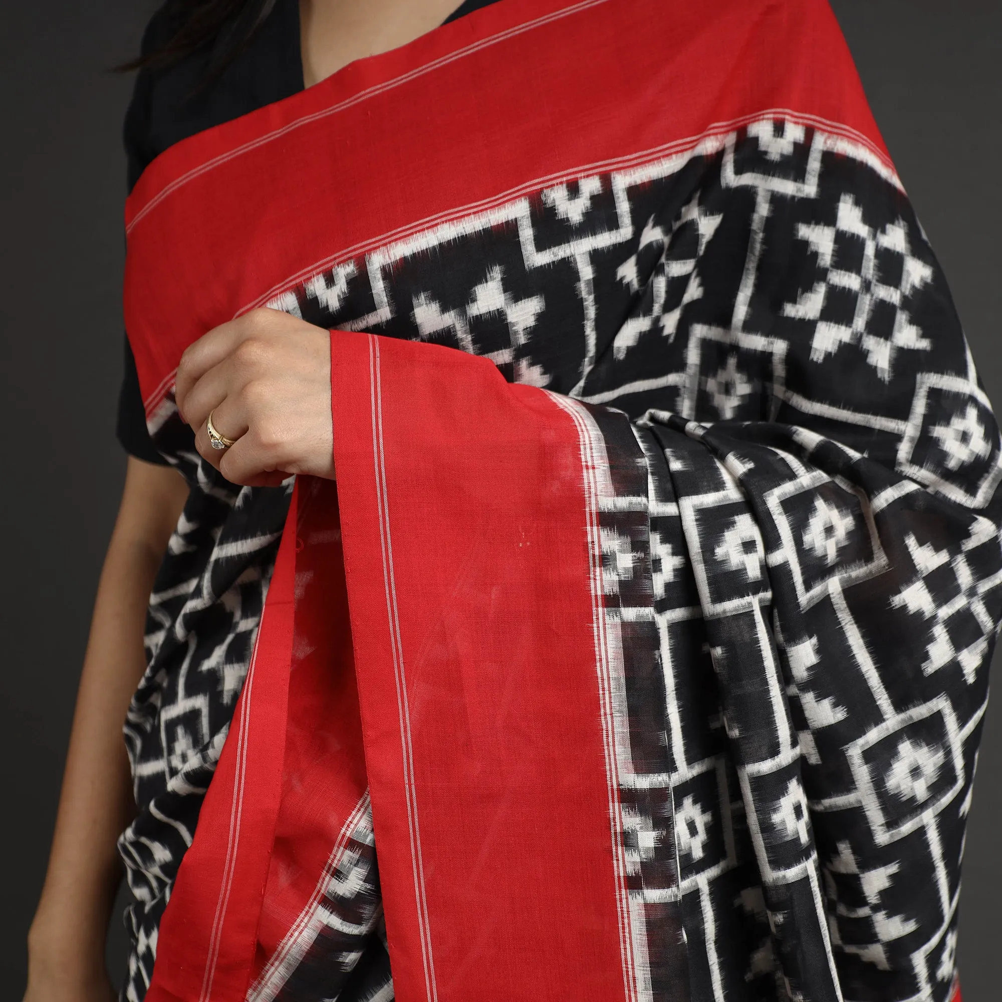 Black - Telia Rumal Pochampally Double Ikat Weave Handloom Cotton Saree