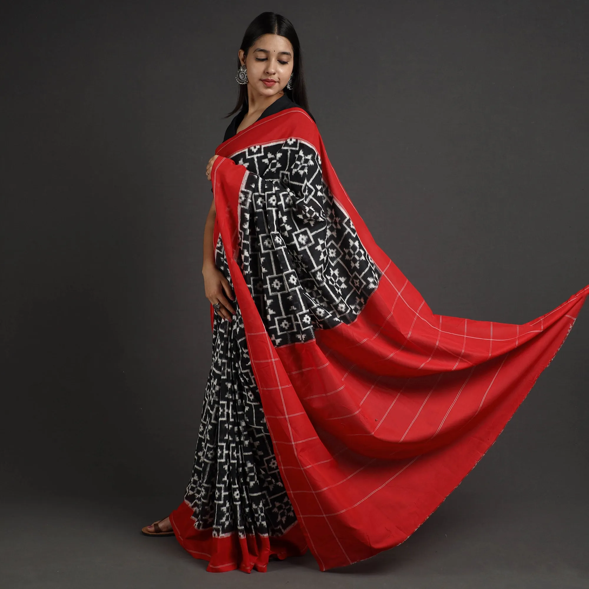 Black - Telia Rumal Pochampally Double Ikat Weave Handloom Cotton Saree