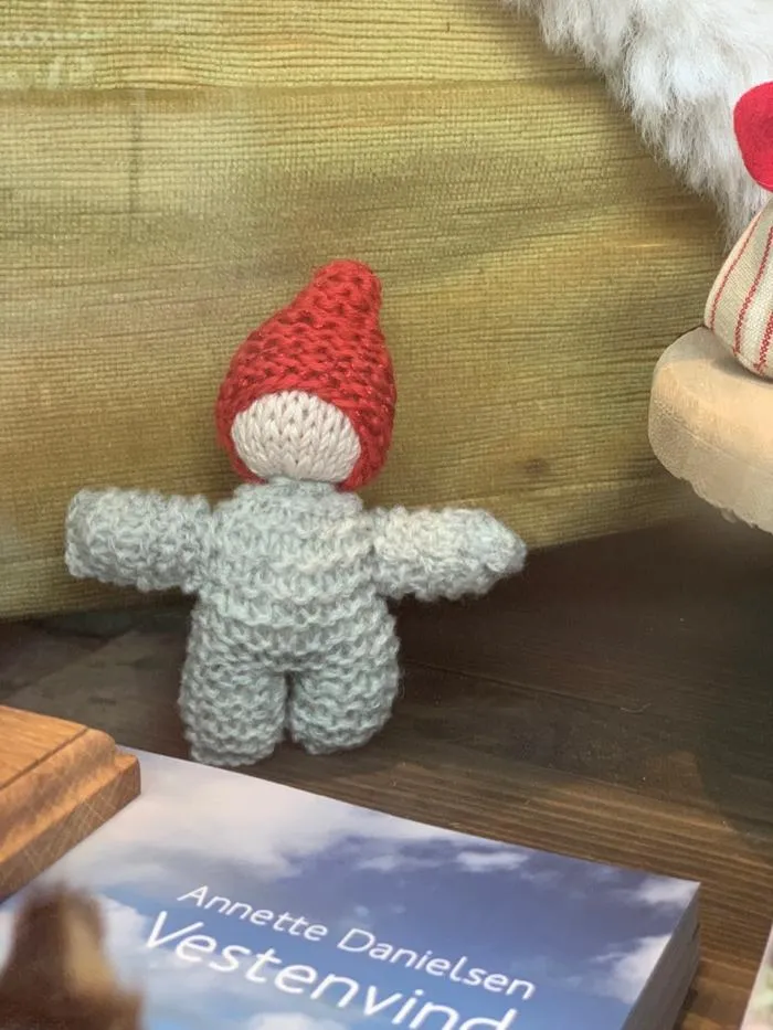 Christmas Elf by Önling, knitting pattern - in support of vulnerable children