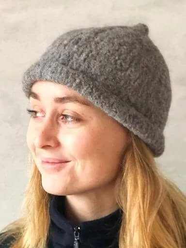 Felted hat in organic yarn by Önling, knitting pattern