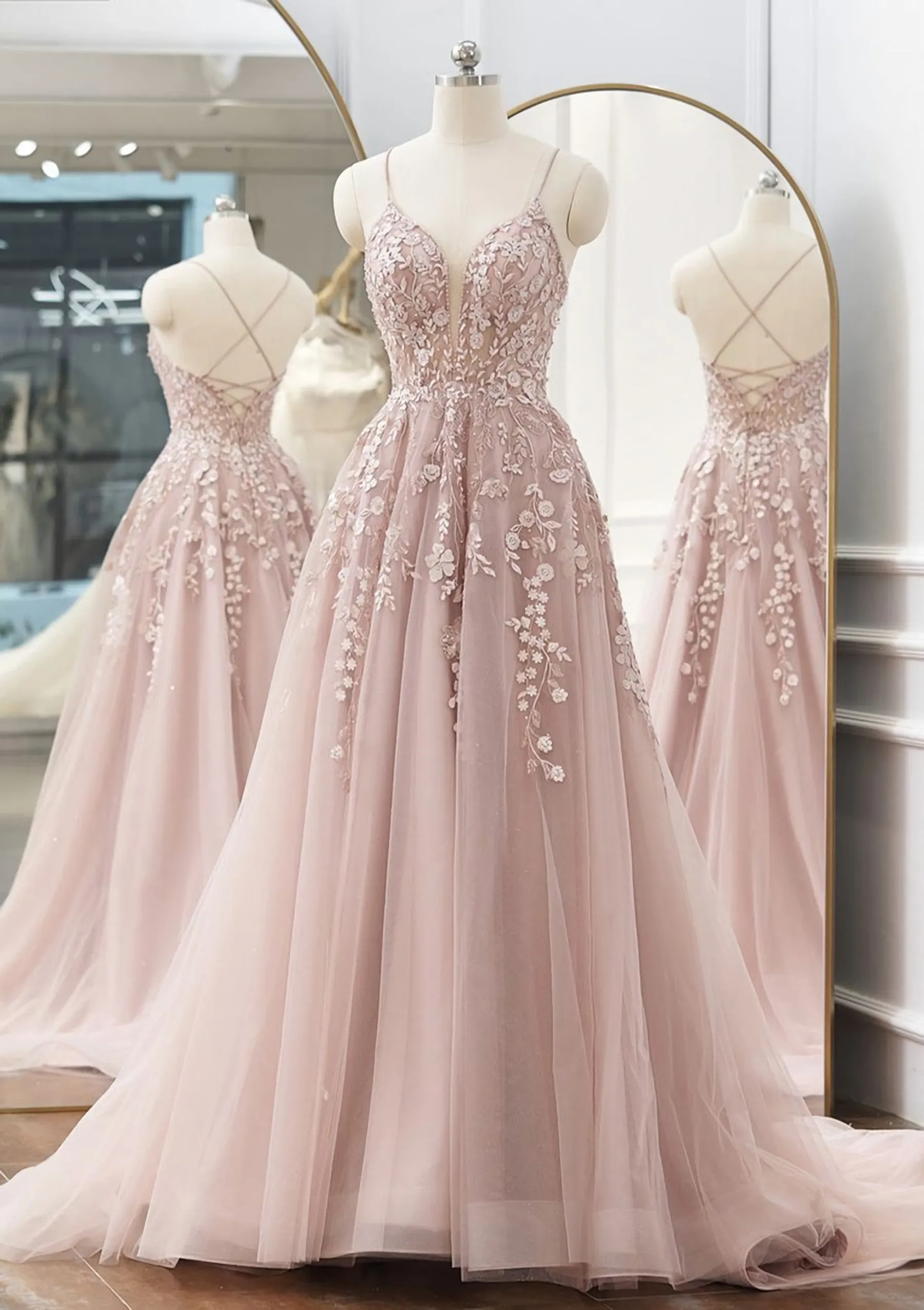 kamahe A-line V Neck Spaghetti Straps Sweep Train Tulle Prom Dress With Appliqued Beading