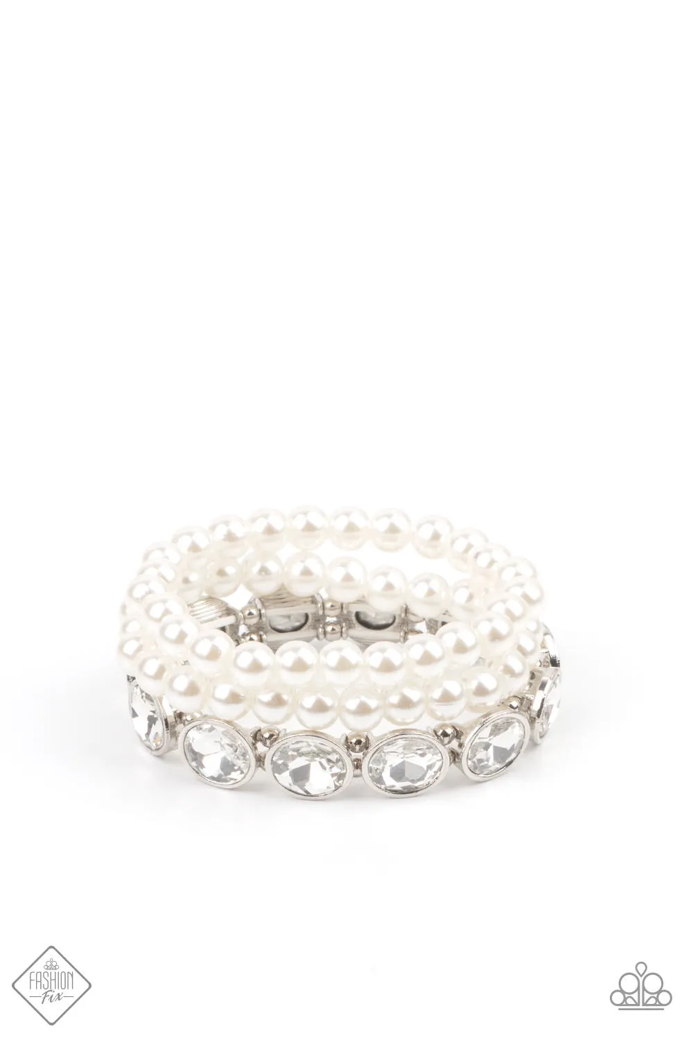 Paparazzi Flawlessly Flattering Bracelet White