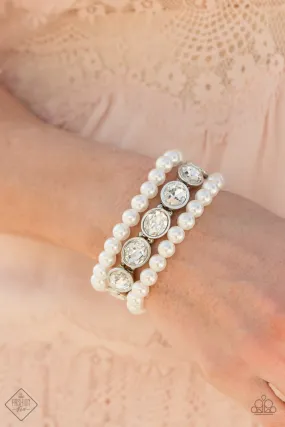 Paparazzi Flawlessly Flattering Bracelet White