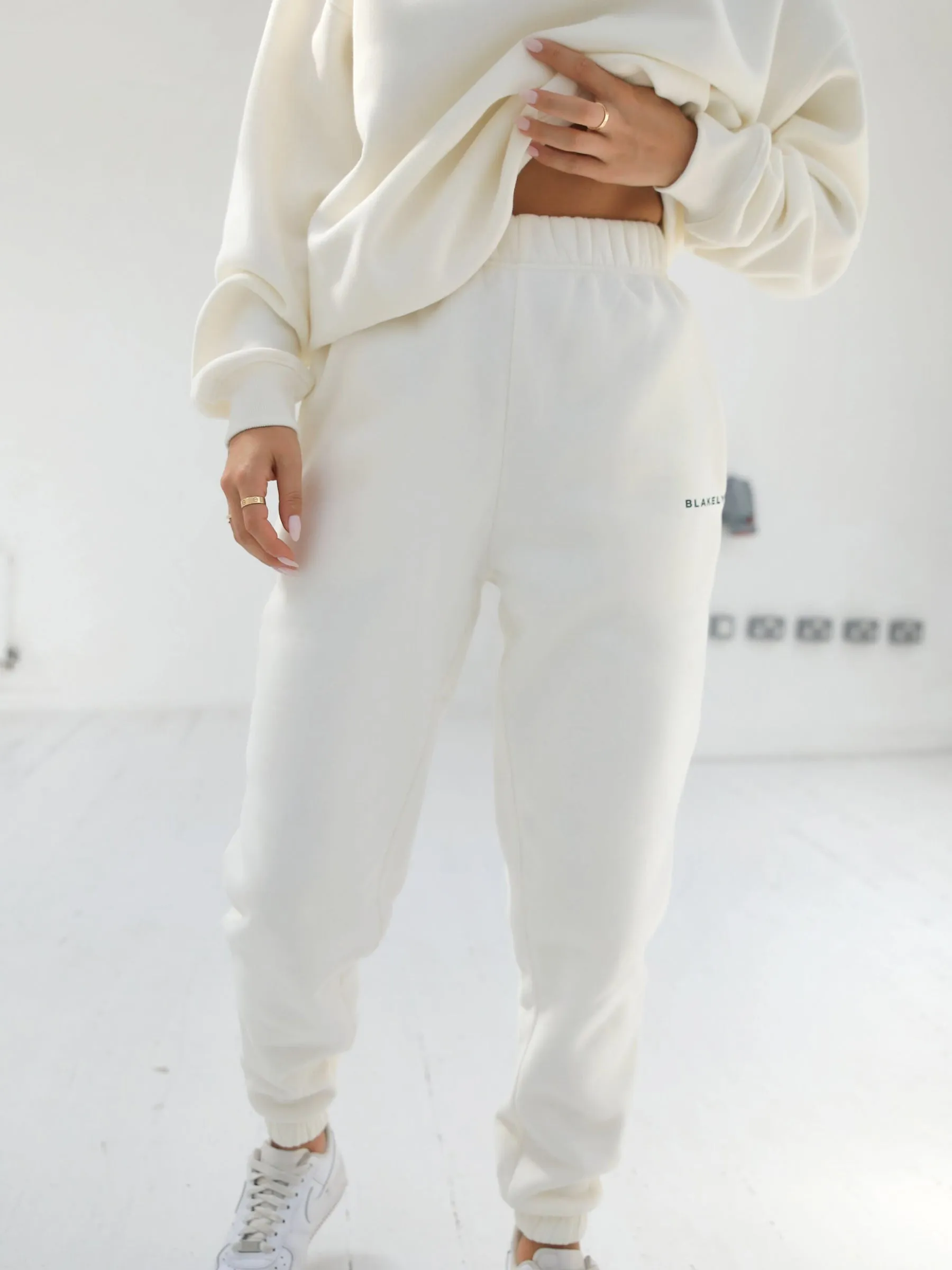 Riviera Initial Sweatpants - Ivory