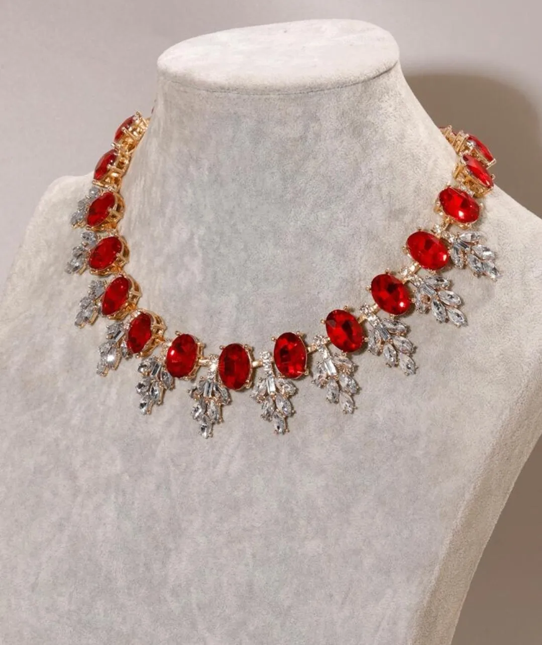 Statement Gemstone collar neckpiece.