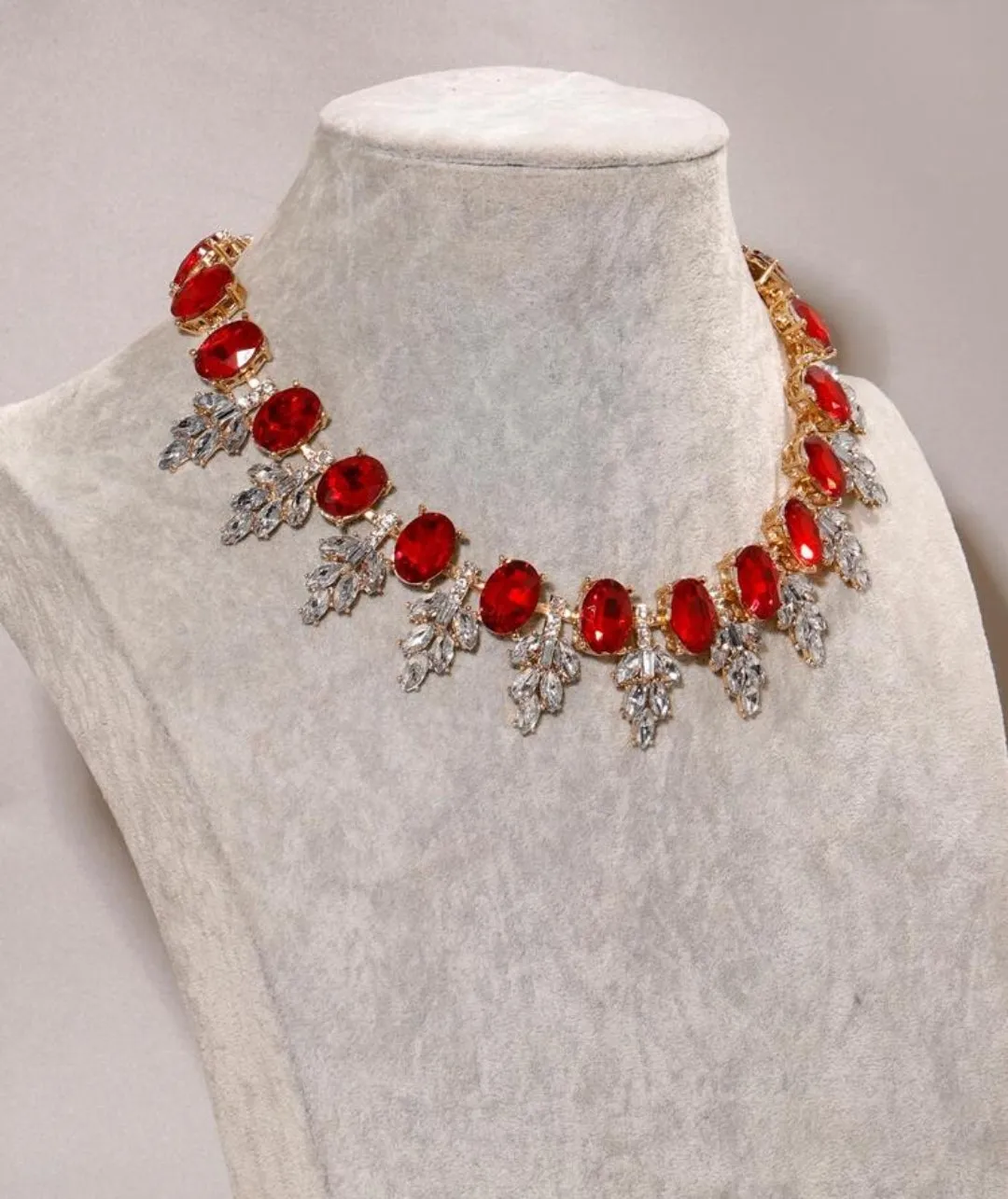 Statement Gemstone collar neckpiece.