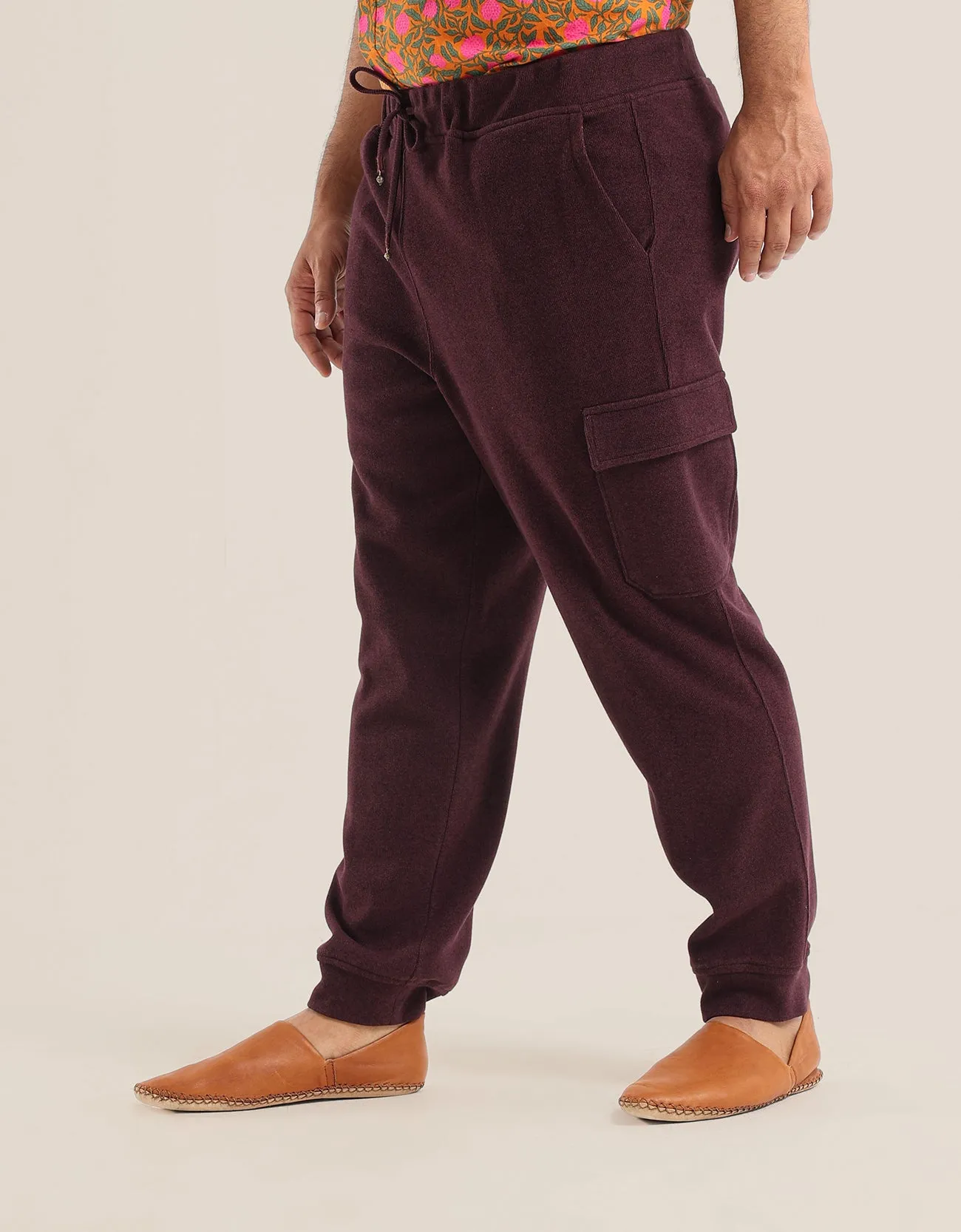 Sweatpants with elastic waistband