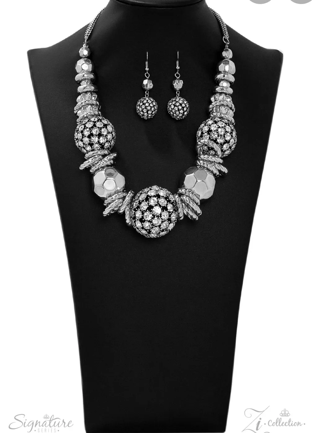 The Barbara 2019 - Paparazzi Exclusive Zi Collection Necklace and Matching earrings - Paparazzi  Accessories