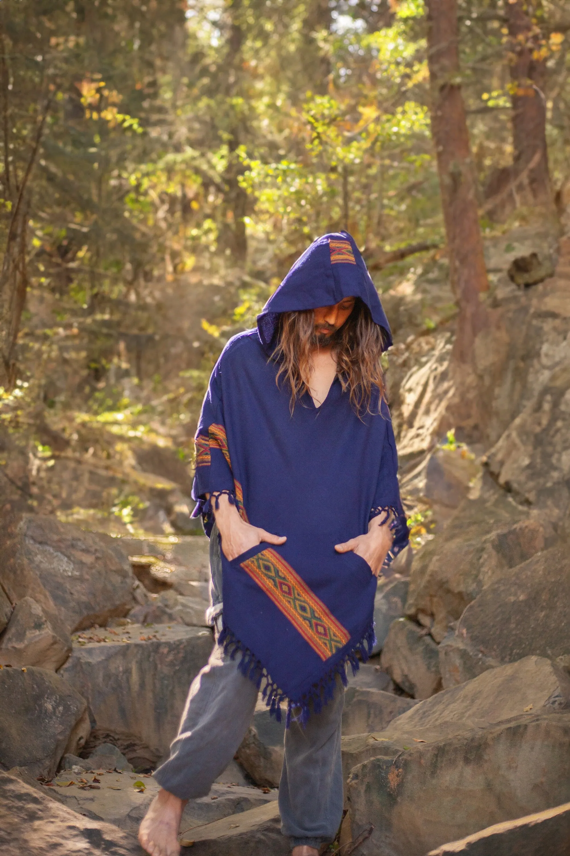 UPEKKHA Mens Hooded Poncho with Hood Indigo Purple Handwoven Pockets Cashmere and Acrylic Wool Tibet Zen Embroidery Primitive Mexican AJJAYA